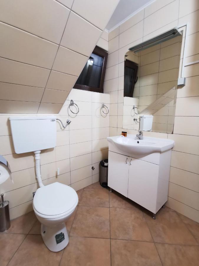 Motel Imperija Ub Kültér fotó