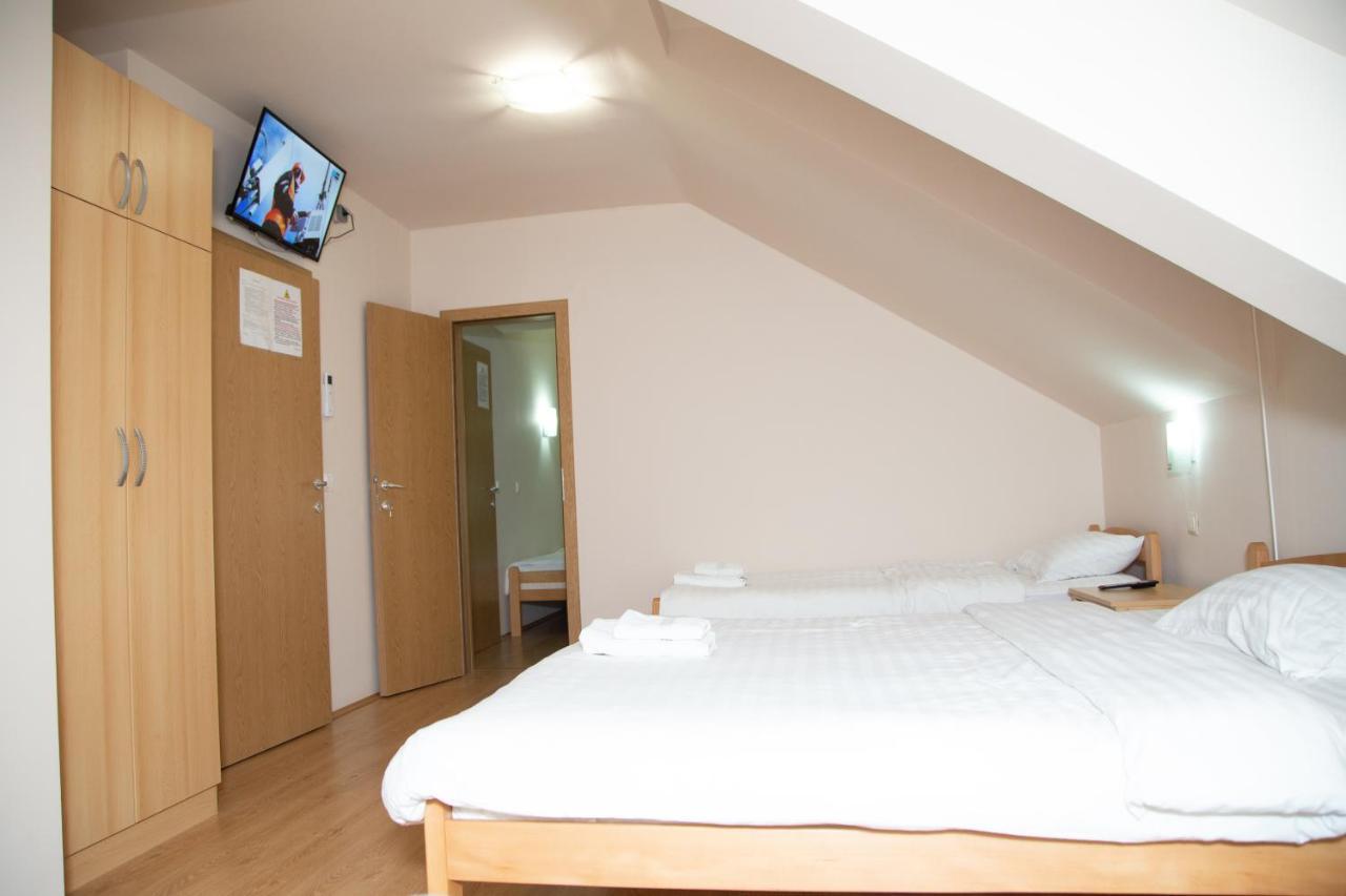 Motel Imperija Ub Kültér fotó