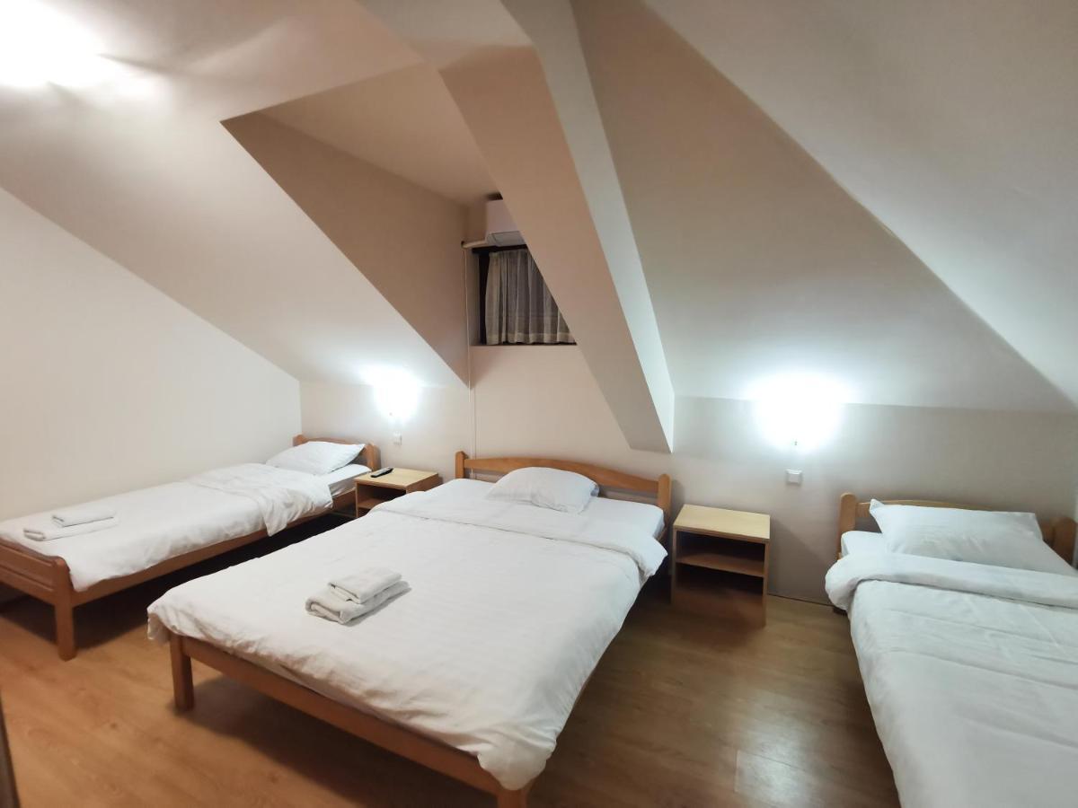 Motel Imperija Ub Kültér fotó
